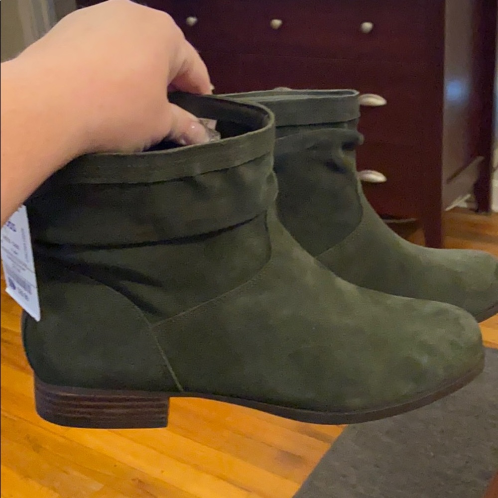 NWT Koolaburra by Uug Green Boots women’s size 11
